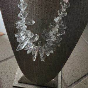 NWT Acrylic Fashion Beaded Necklace Set